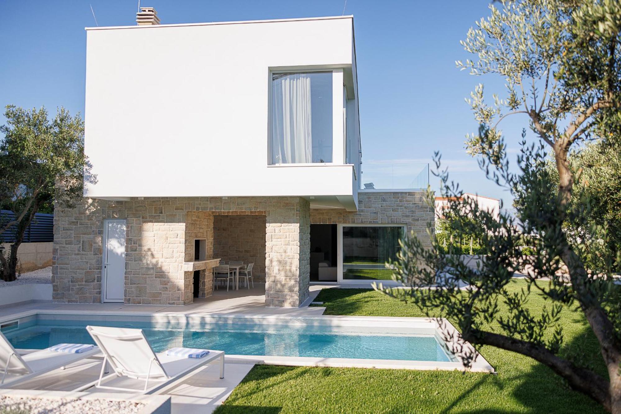 Villa Olea - With Heated Pool, Sauna And Gym